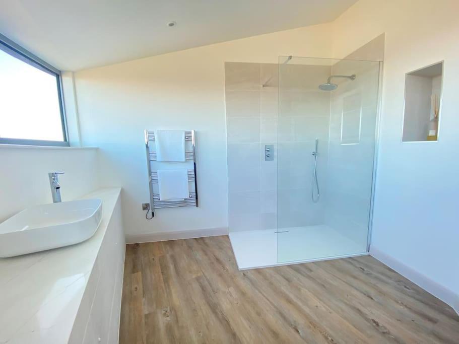 Emley Luxury Converted Water Tower In Flocktonヴィラ エクステリア 写真