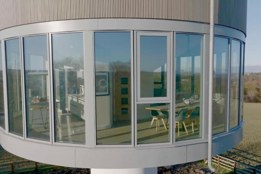 Emley Luxury Converted Water Tower In Flocktonヴィラ エクステリア 写真