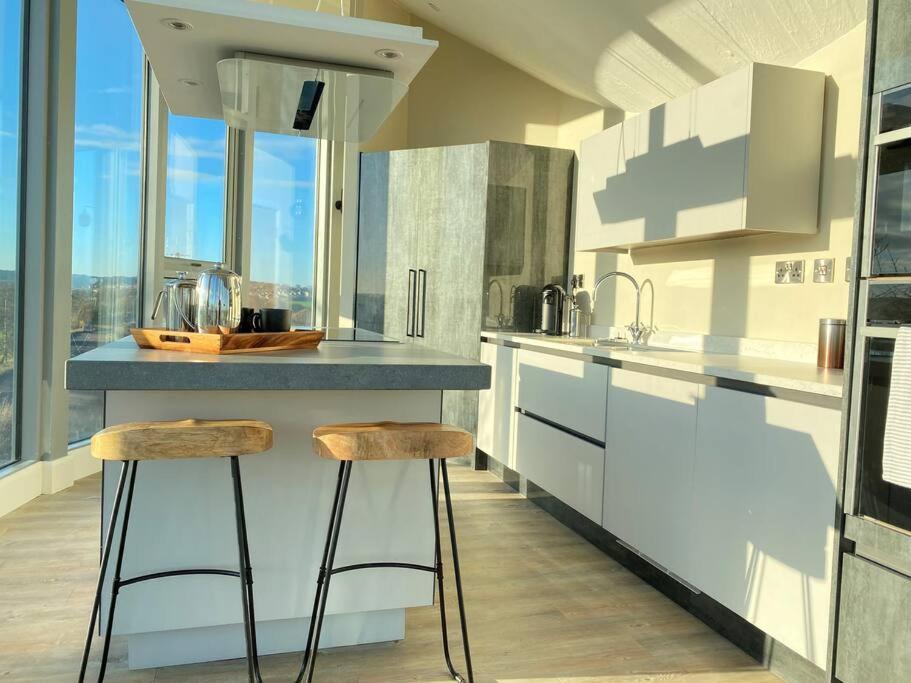 Emley Luxury Converted Water Tower In Flocktonヴィラ エクステリア 写真